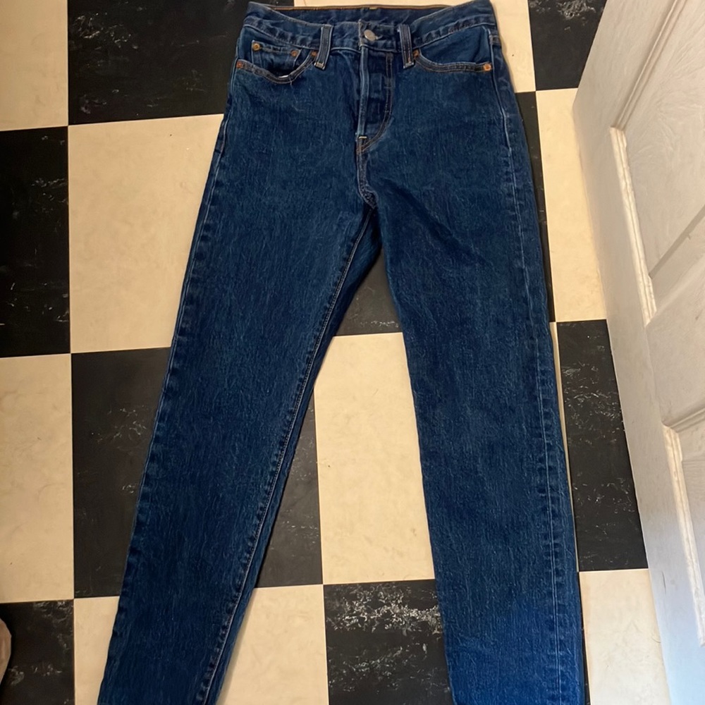 cute straight leg levi’s jeans